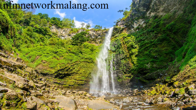 Pesona Menawan Air Terjun Coban Rondo